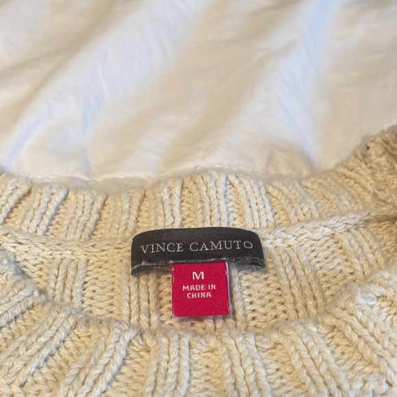 Vince Camuto Sweater with great detail - Picture 2 of 4